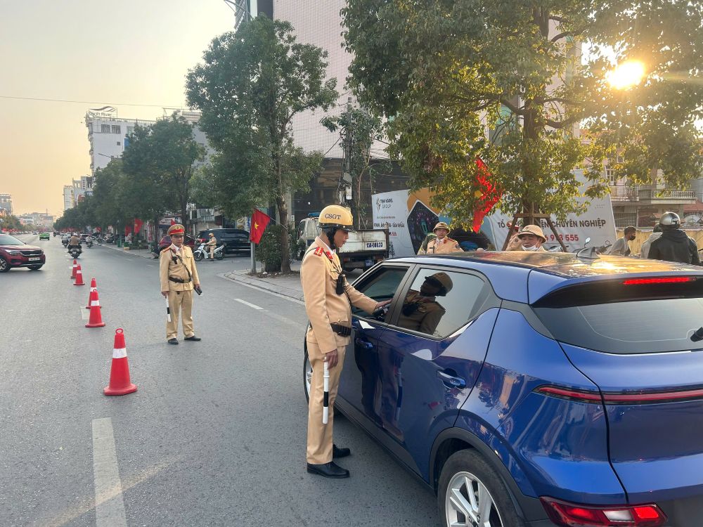 Xử lý 111 trường hợp vi phạm giao thông trong ngày 11/2/2025